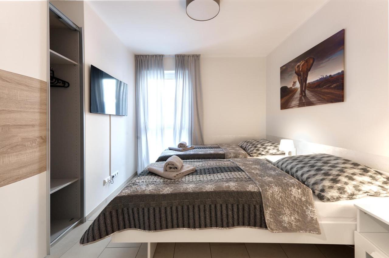 Modern Wohnen I Smart Tv I Terrasse I 2X Parkplatz I 2 Schlafzimmer I 6 Schlafplaetze Bad Oeynhausen Esterno foto