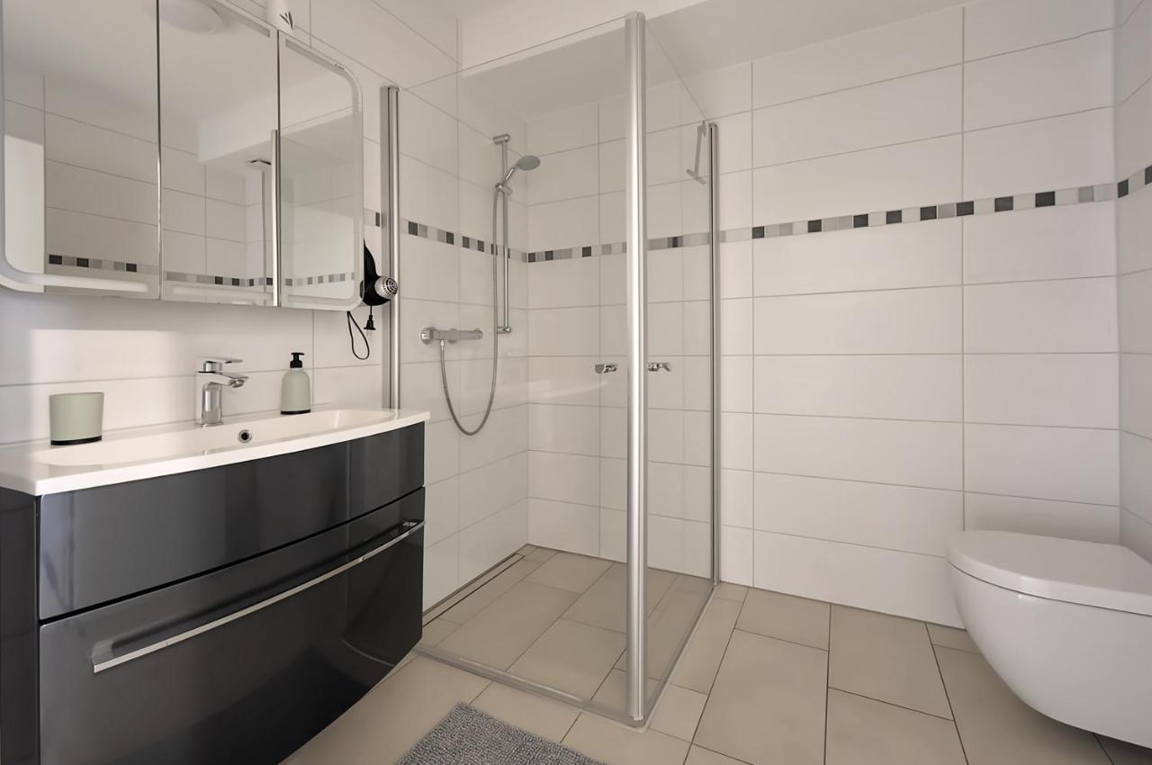 Modern Wohnen I Smart Tv I Terrasse I 2X Parkplatz I 2 Schlafzimmer I 6 Schlafplaetze Bad Oeynhausen Esterno foto